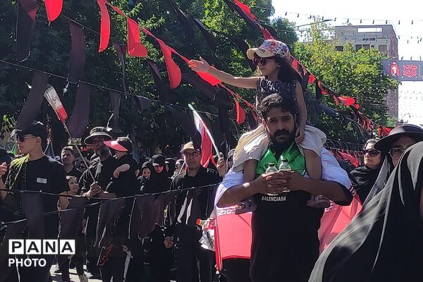  وداع با رهبر شهید در جوار بارگاه رضوی