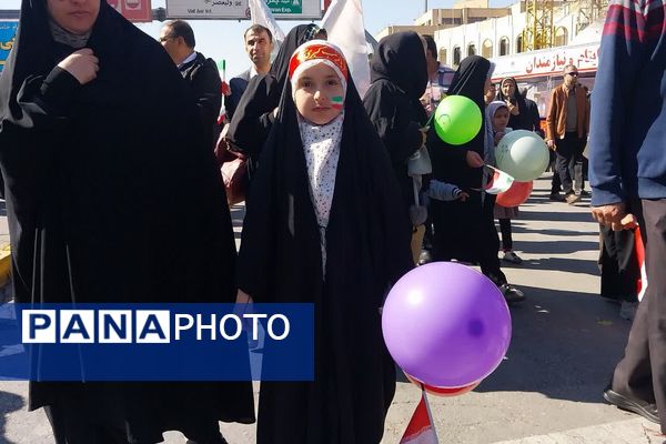 حضور پرشور مردم شیراز در راهپیمایی 22 بهمن، خون تازه در رگ‌های انقلاب 