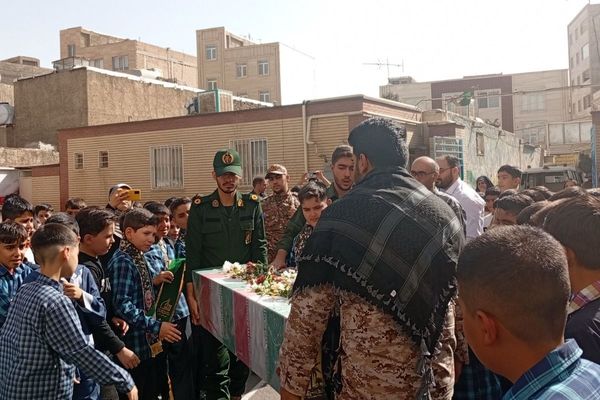 مدراس شهرستان قدس میزبان پرچم حرم امام حسین (ع) و شهید گمنام 