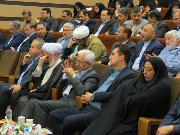 آیین تجلیل از معلمان نمونه استانی در بجنورد