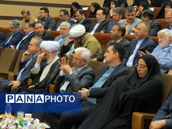 آیین تجلیل از معلمان نمونه استانی در بجنورد