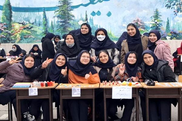 برگزاری بازارچه اقتصادی در دبیرستان شاهد تکتم