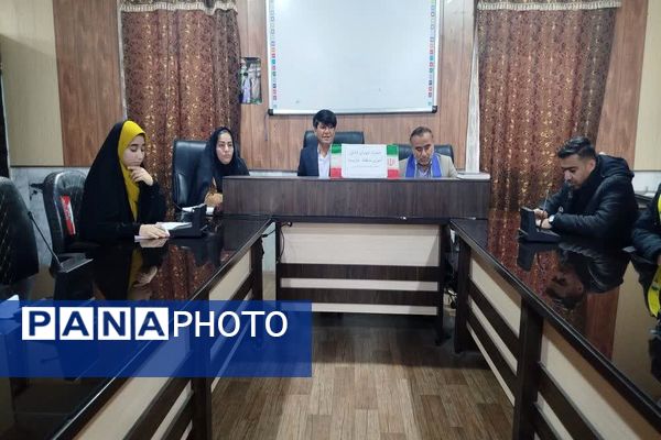 جلسه شورای دانش‌آموزی در منطقه چاروسا