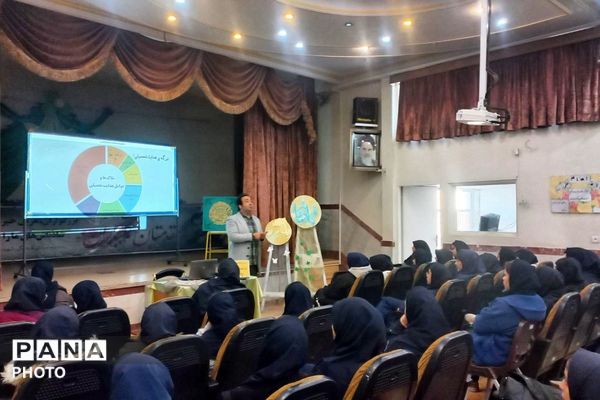  همایش‌های هدایت تحصیلی با محوریت معرفی هنرستان‌های فنی و کاردانش در ناحیه یک شهرری