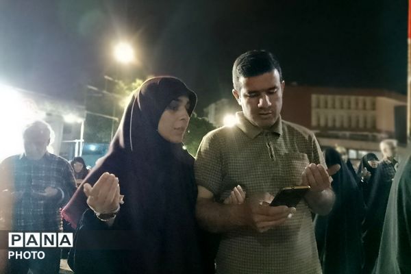 برپایی نماز استغاثه به امام زمان (عج) در میدان نماز شهرری 