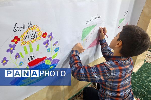 برپایی نقاشی همگانی در هفته ماها در آموزشگاه معارف۶ ناحیه ۳شیراز 