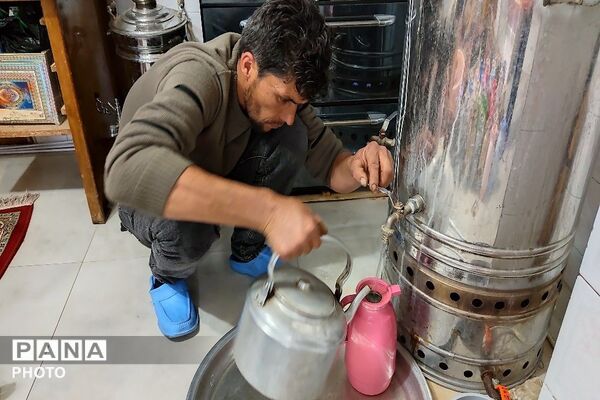 سفره های ساده افطاری در شهر بار نیشابور