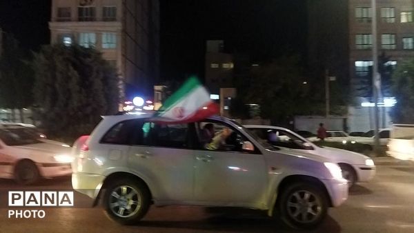 پرچم های ایران و حزب الله  بر فراز شهر نیشابور 