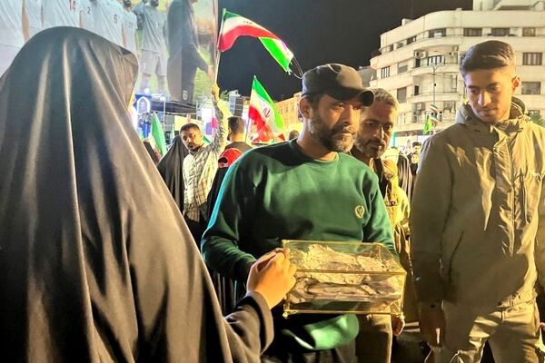 خاکستر پرواز؛ کتاب سوخته‌ی شهدای میناب، در قلب تهران شعله کشید