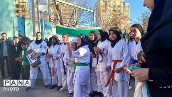 جشن فرشتگان زمینی و شکوفه‌های امید
