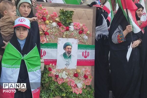 رزمایش ۵۰۰۰هزارنفری جانفدای ایران با نیابت از آقای شهید،با حضور فرهنگیان شهرستان قدس