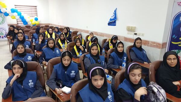 برگزاری کارگاه تخصصی خبرنویسی، عکاسی و طراحی پوستر ویژه دانش‌آموزان دختر در شهرستان جم