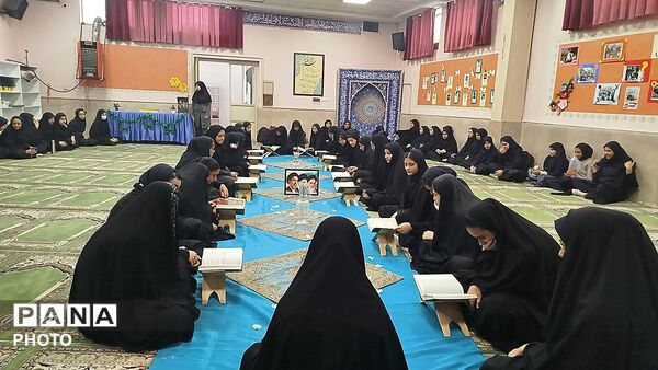 مراسم نورانی سه‌شنبه‌های مهدوی و جشن عاطفه‌ها در دبیرستان شاهد عفاف ناحیه3 کرج 