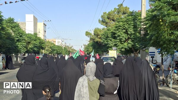 از مزار شهدای گمنام تا مزار کاریزک؛ قدم‌های جاماندگان رشتخوار در مسیر عشق حسینی