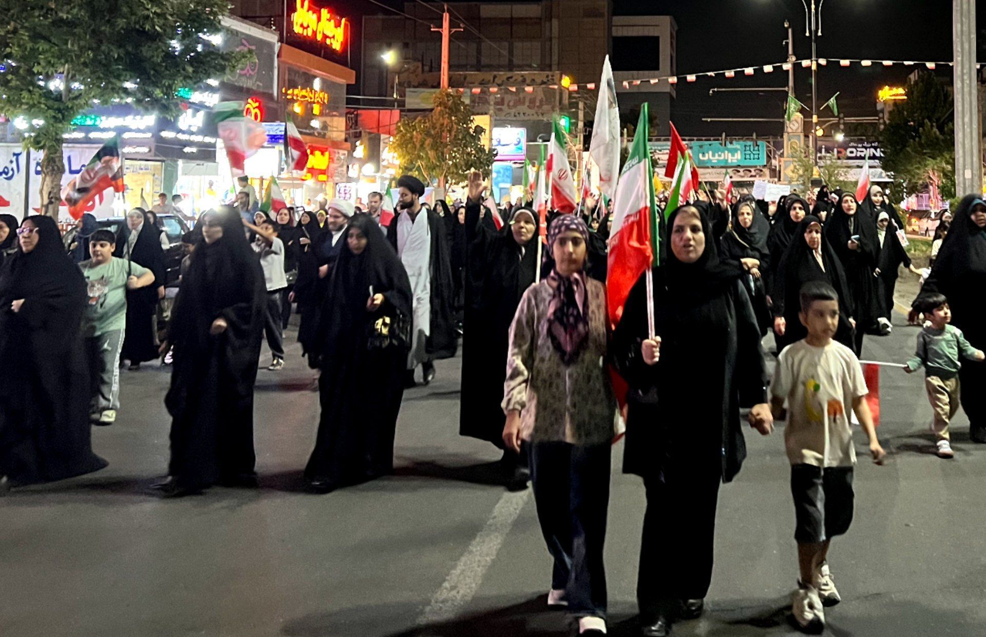 نود و چهارمین شب راهپیمایی و تجمع مردمی در ساوجبلاغ 
