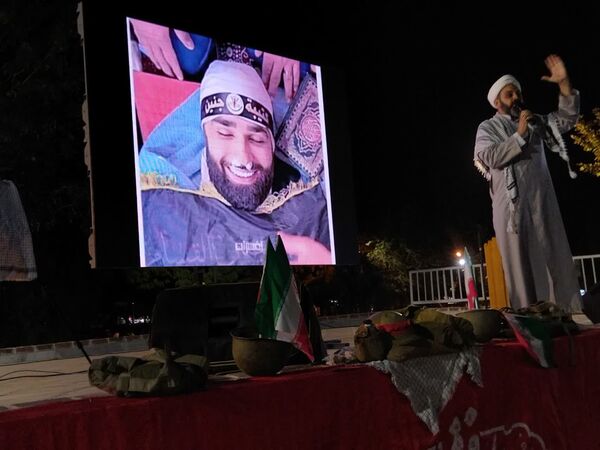 آیین بزرگداشت شهدای دفاع مقدس در مسیر«اتحاد مقدس»