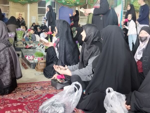 برگزاری مراسم تحویل سال نو در گلزار شهدای ملارد 