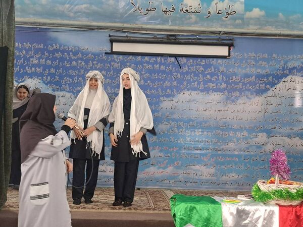 طلیعه فجر و شعبانیه در دبستان آزادی