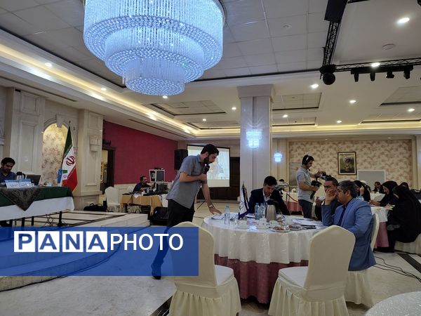 کارگاه راهبری نسل جدید ویژه معاونین پرورشی و مربیان ناحیه 3 مشهد