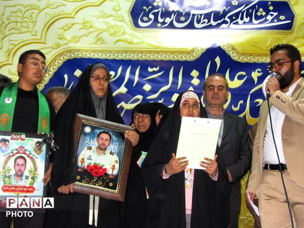 تجمع بزرگ مردم ولایتمدار و فرهنگیان فلاورجان با حضور دکترمحمدرضا نظریان مدیرکل آموزش و پرورش استان اصفهان