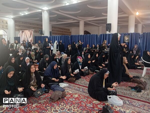 طنین دعای عرفه در مصلی نظرآباد