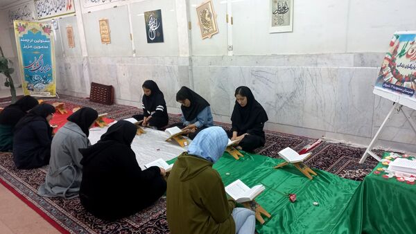 مراسم افطار در مدرسه محمودیه ۱۷خیامی
