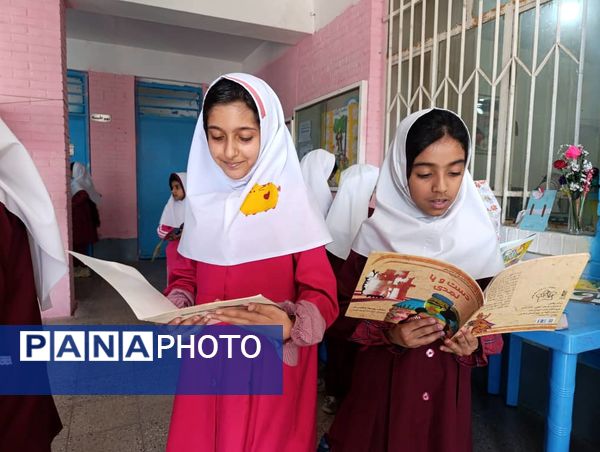جشن کتاب و قصه‌گویی در دبستان شهید تنیده