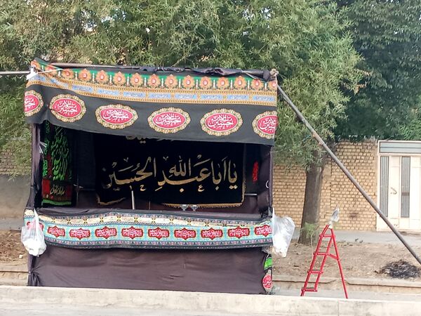 خیمهٔ دل‌ها بوی محرم می‌دهد