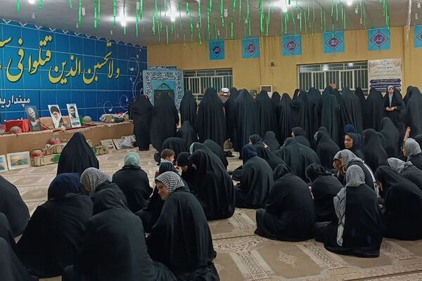 برپایی اولین نماز جماعت در اردوی راهیان نور دانش‌آموزان دختر شهرری
