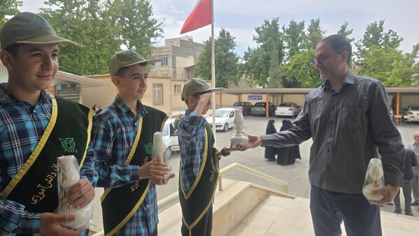 تجلیل از معلمان اداره آموزش و پرورش با حضور خادمان اجرایی و انتظامی شهرستان نظرآباد