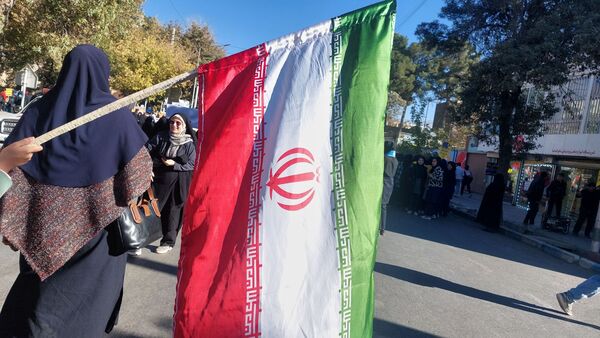 راهپیمایی 13 آبان با حضور حداکثری دانش آموزان در شهرستان نیشابور 