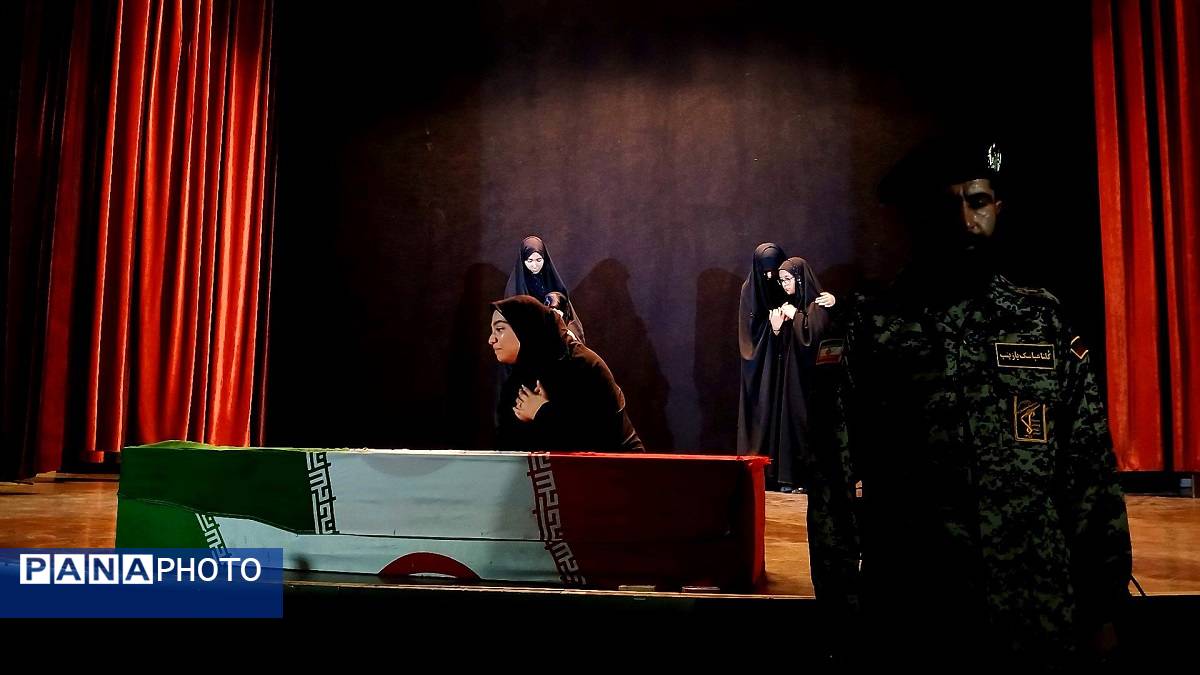 نمایش «مرا مهدی بخوانید» در فرهنگسرای امام علی(ع) هشتگرد به روی صحنه رفت