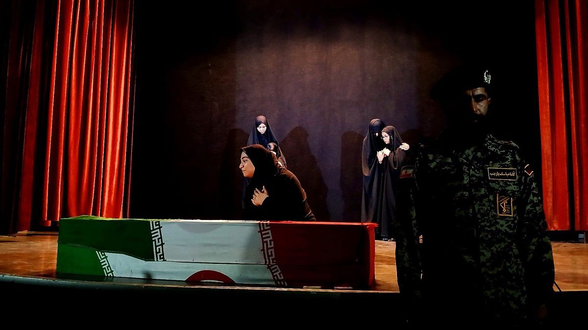 نمایش «مرا مهدی بخوانید» در فرهنگسرای امام علی(ع) هشتگرد به روی صحنه رفت