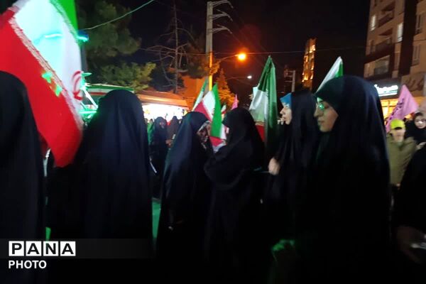  کافه گفتگو نوجوانان مبارز رودهن در تجمعات مردمی شبانه