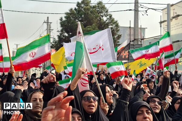 بیعت مردم قرچک با سومین رهبر نظام مقدس جمهوری اسلامی ایران