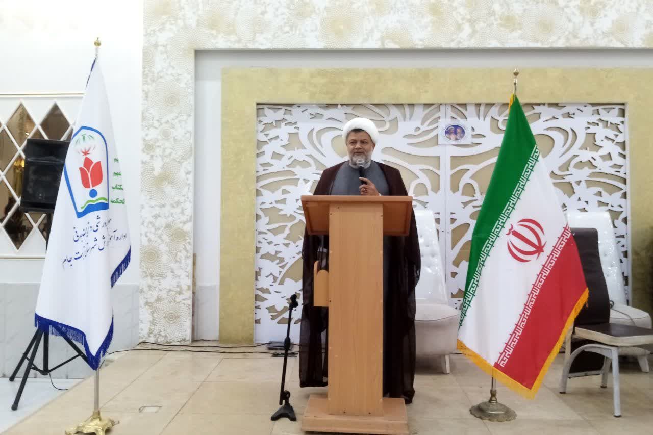 هفته امور تربیتی یادآور اهمیت فعالیت های پرورشی دانش آموزان است