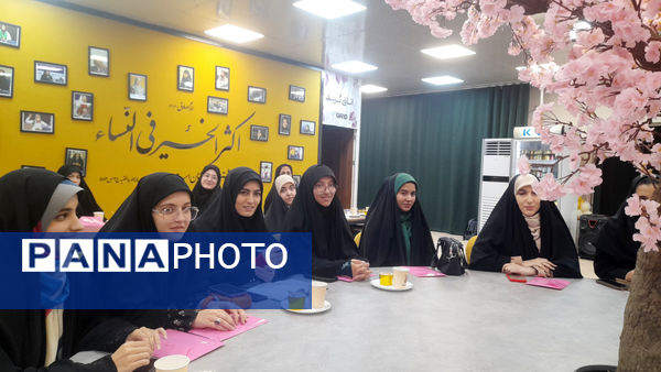 حضور مشاور معاون رئیس جمهور در مرکز «حس خوب» قم