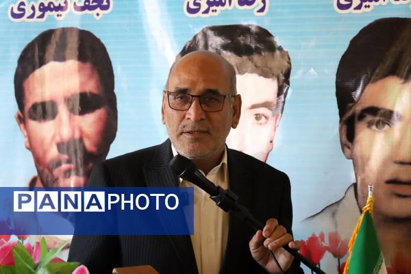 بازدید مدیرکل آموزش و پرورش استان یزد از آموزشگاه شهید نواب صفوی بهاباد