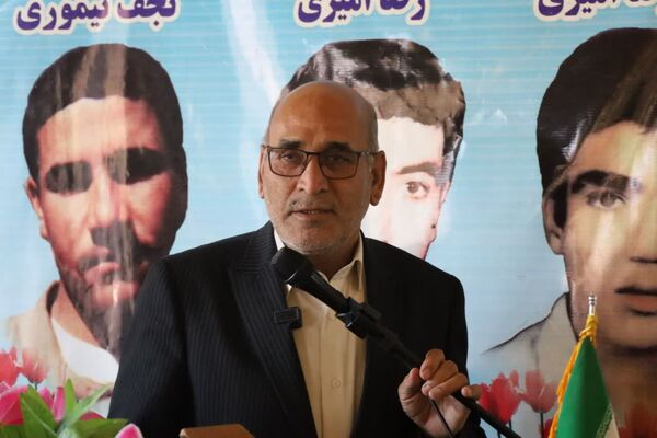 بازدید مدیرکل آموزش و پرورش استان یزد از آموزشگاه شهید نواب صفوی بهاباد