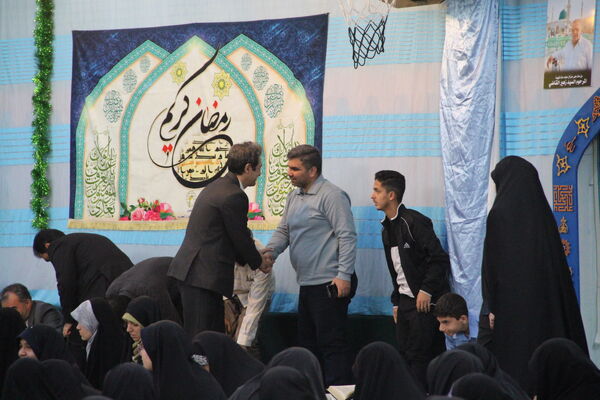 برگزاری بزرگترین محفل انس با قرآن دانش آموزی در ناحیه یک شهرری