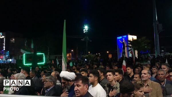 میدان امام خمینی (ره) شهرستان کوهدشت غرق در شور مردمی