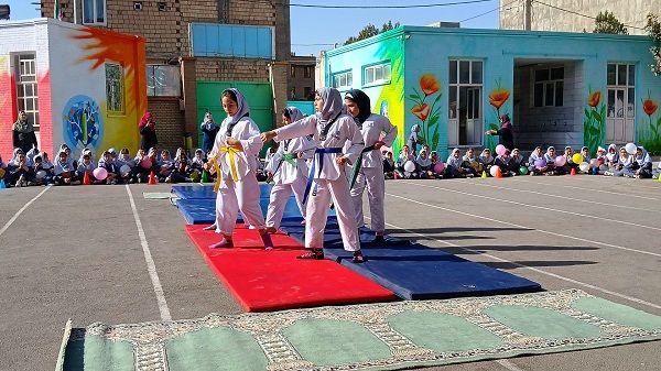 دانش‌آموزان دبستان دانش‌وهنر نظرآباد روزی پرانرژی و به‌ یادماندنی را رقم زدند