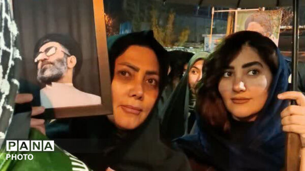 حضور مردم حماسه ساز کوهدشت پرشورتر از شب های  قبل درراه پایداری
