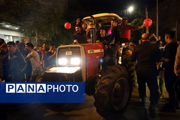 شادی مردم ارومیه از قهرمانی تیم فوتبال تراکتور
