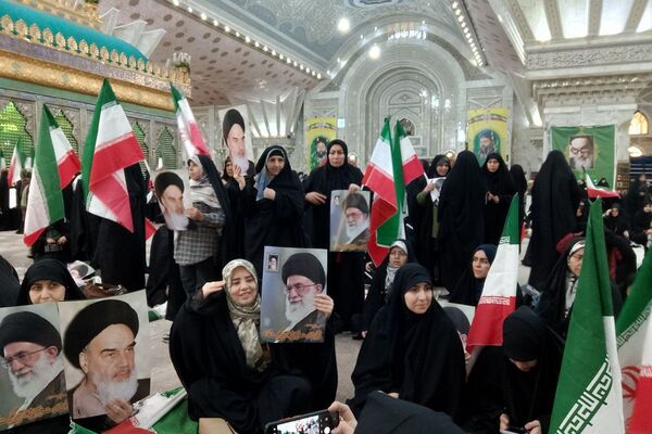 ویژه برنامه سالروز ورود امام خمینی به میهن در حرم مطهر ایشان