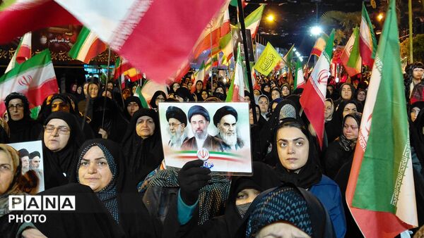 ایستادگی مردم ایران نشانه همبستگی و اتحاد است