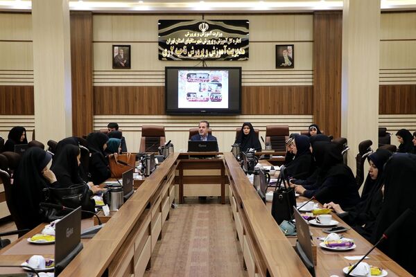 جلسه هم اندیشی و انتخاب نماینده موسسین کودکستان های ناحیه دو شهرری