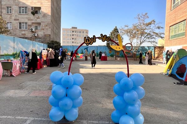 مهد اولیا؛ ابتکار خلاقانه معاون پرورشی دبستان سعادت برای مشارکت ویژه اولیا با کادر مدرسه