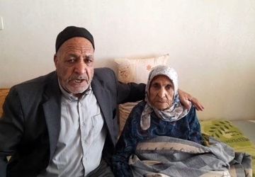 چروک دستانی که حکایت از یک قرن دارد