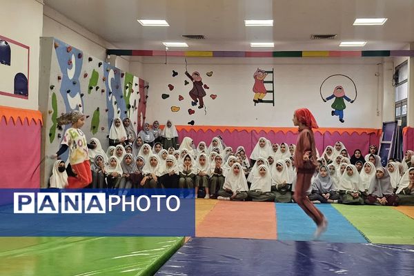 برگزاری المپیاد ورزشی در دبستان شاهد ام‌البنین (س) ناحیه دو شهرری 